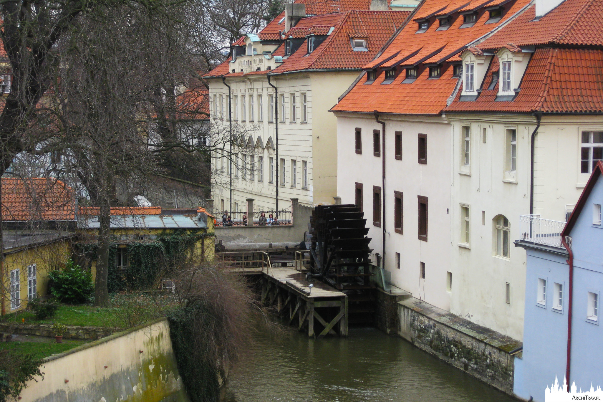 Kampa w Pradze, widok na Młyn Wodny i mostek